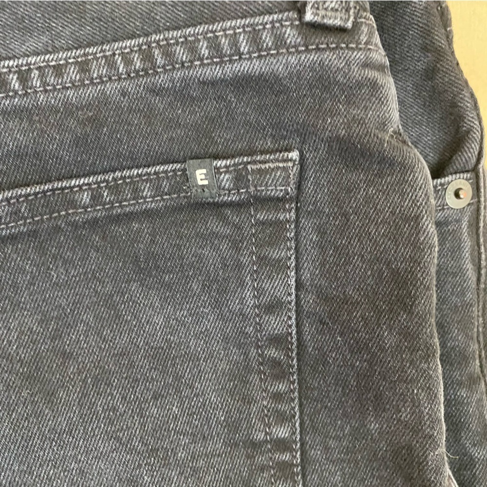Everlane Men's Authentic Straight Jean in Washed Black Denim - Picture 13 of 13